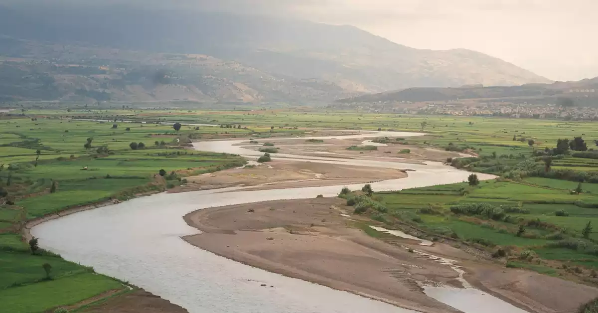 سفر به سمت سفید رود