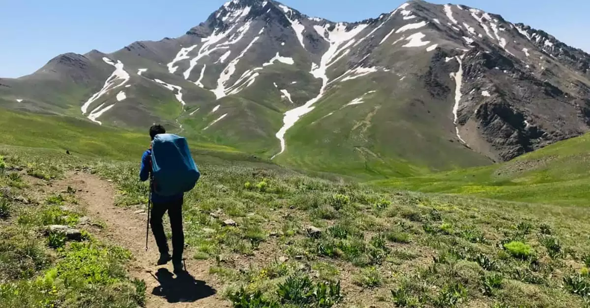 مسیر کوه‌پیمایی وارنگه‌رود به سمت علم‌کوه