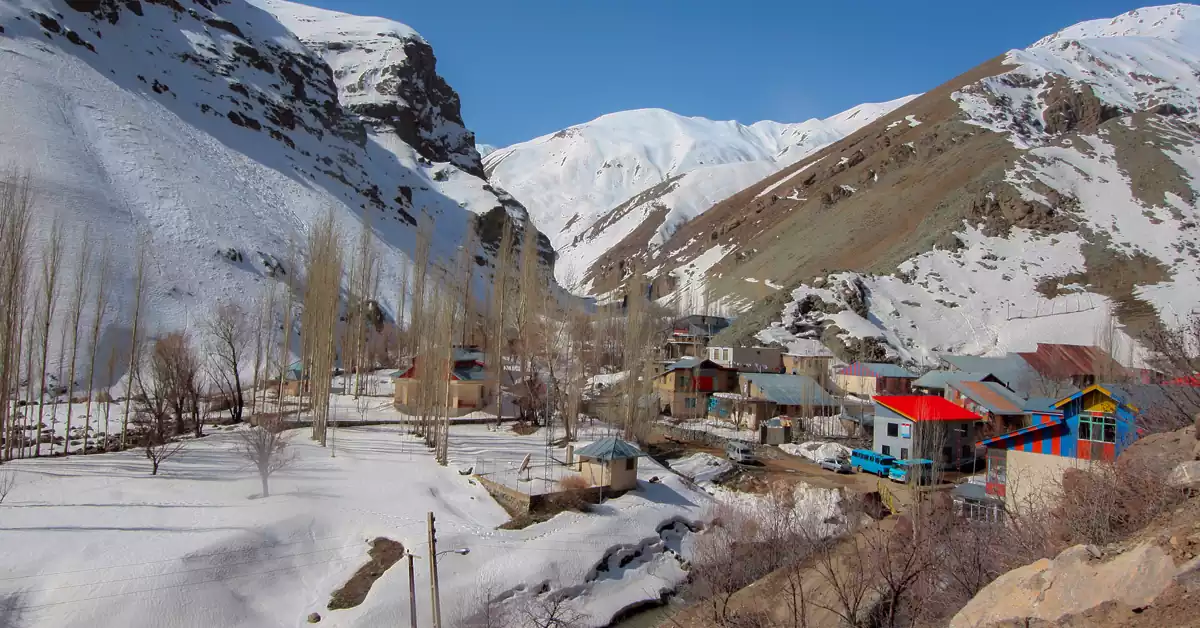 منظره صبحگاهی روستای آزادبر