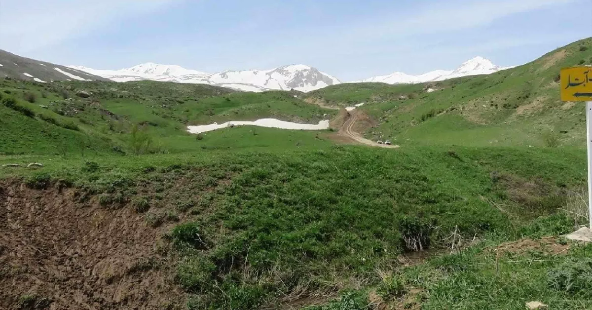 چشمانداز سبز اطراف آبشار سولهدوکل