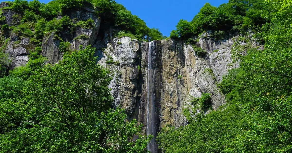 آبشار لاتون