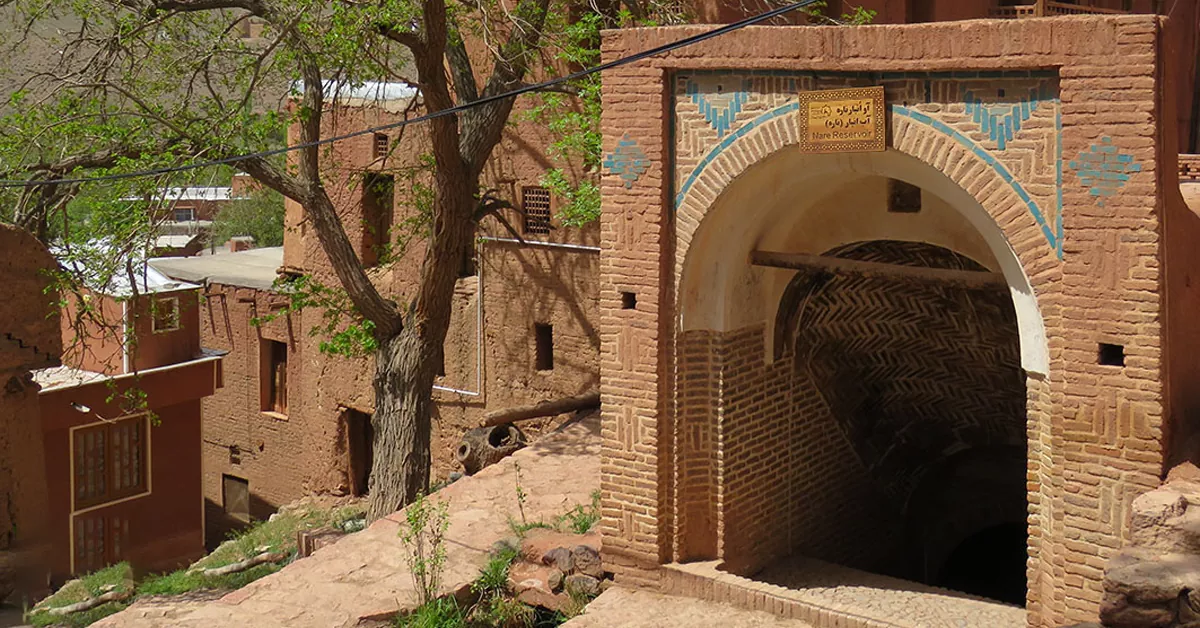 معماری سنتی آب‌انبار ناره ابیانه