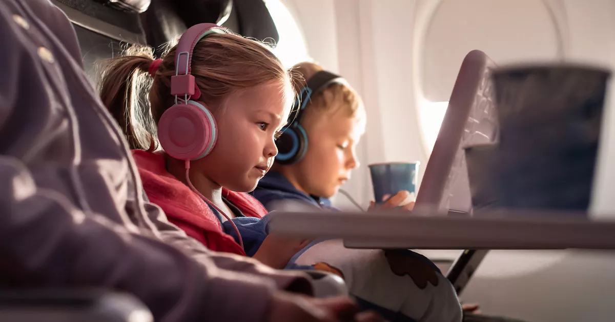 صندلی کودک و کمربند ایمنی نوزاد در هواپیما