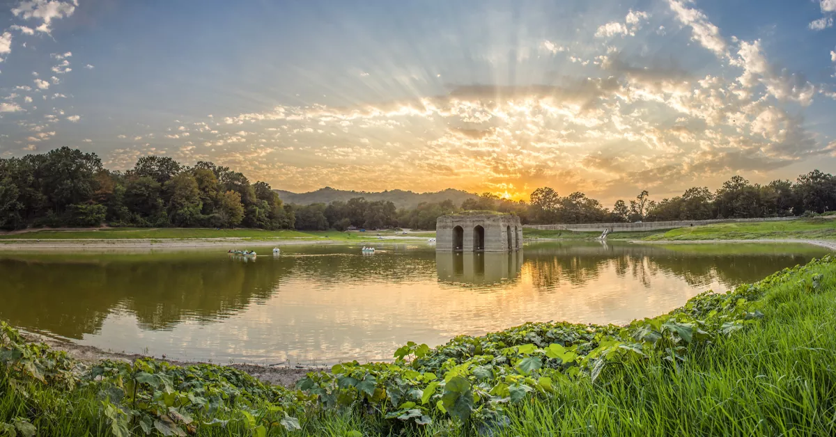 مجموعه تاریخی عباس آباد در بهشهر - روستای نوشا تنکابن