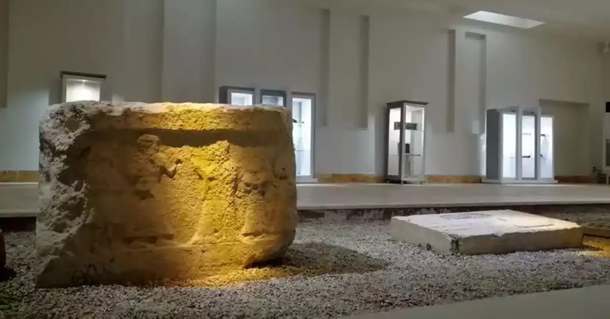 جزئیات آثار قدیمی به نمایش گذاشتهشده در موزه آبادان