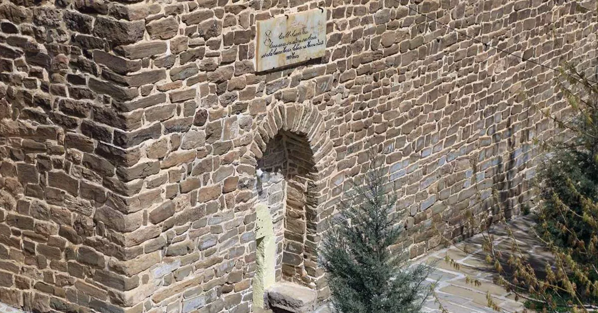 فضای بیرونی کلیسای مارسرگیز در طبیعت اطراف ارومیه