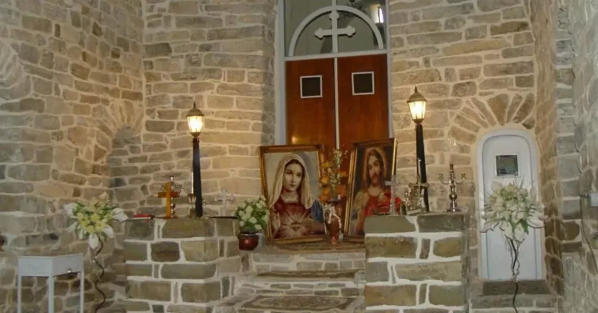 فضای داخلی کلیسای مارسرگیز و حال‌وهوای معنوی آن