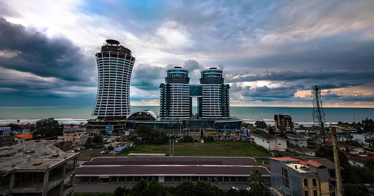 جنگل‌ها و طبیعت اطراف متل قو