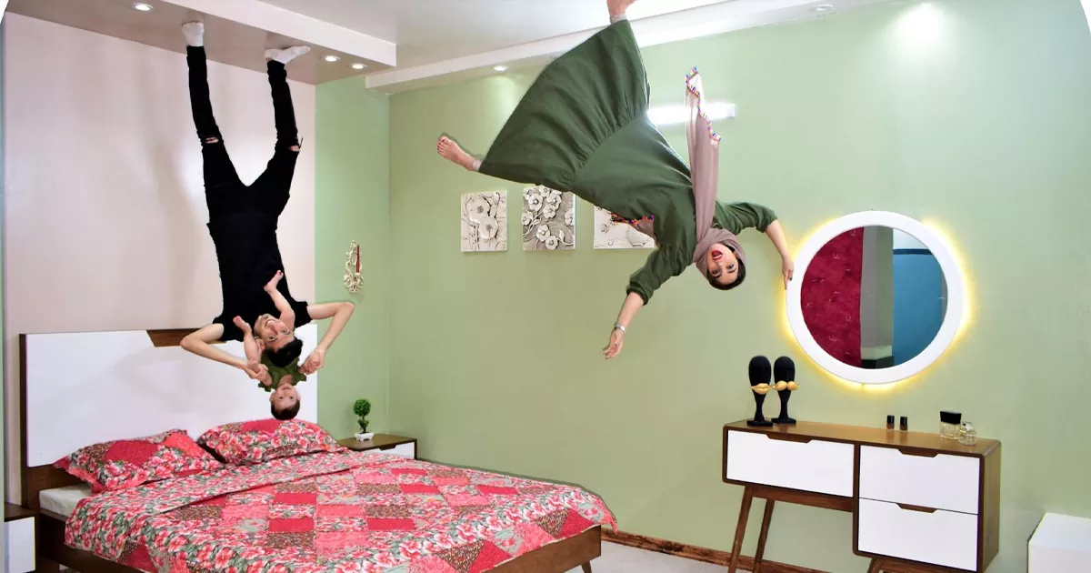 خانه وارونه مشهد