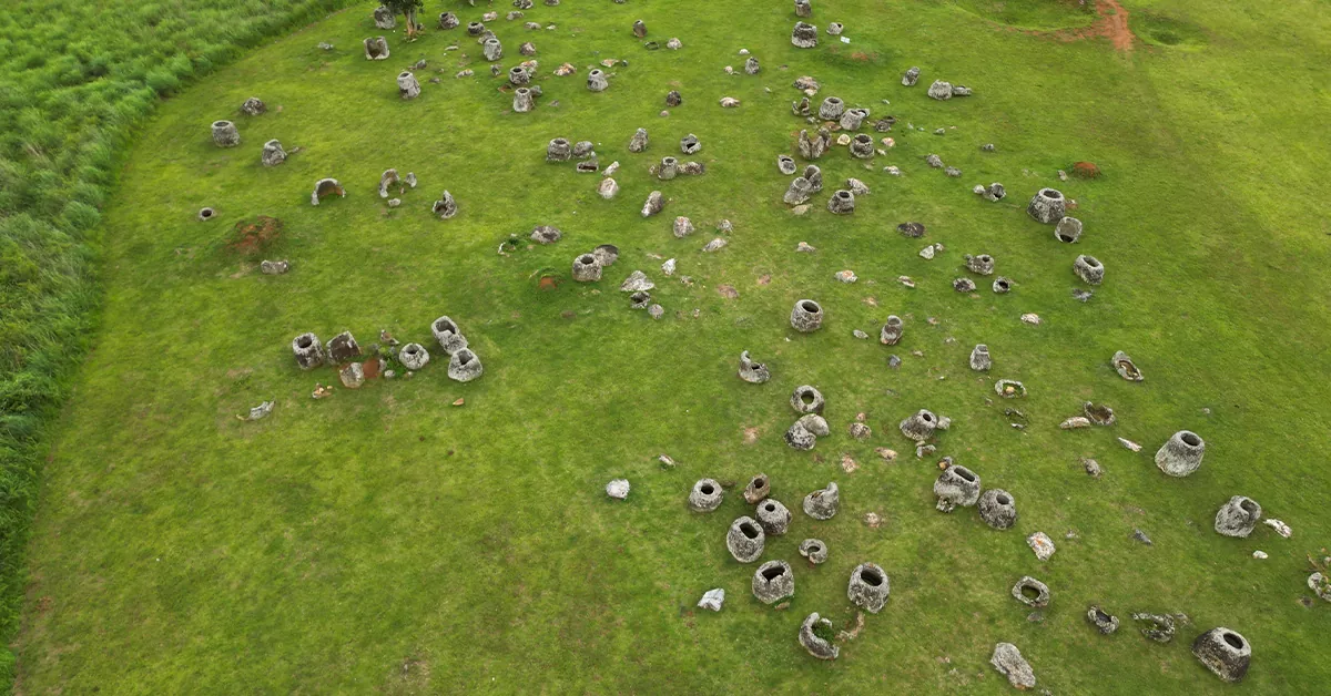 دشت خمرهها (Plain of Jars)