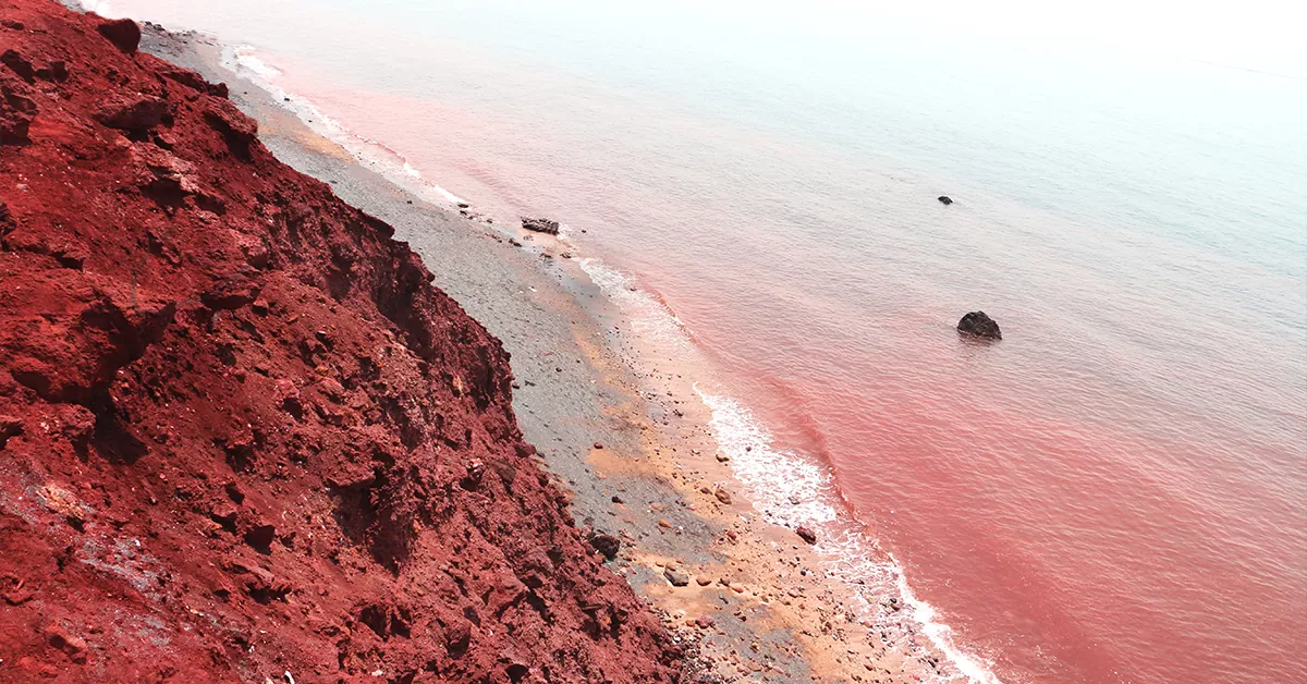 ساحل قرمز (Red Beach) - عجیب ترین مکان های دنیا